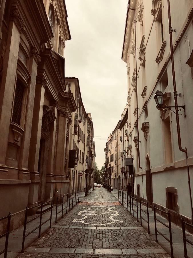 Appartamento Un avventura al centro della storia di Torino Esterno foto